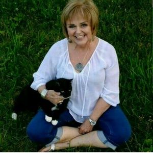 Meet your Posher, Sandy